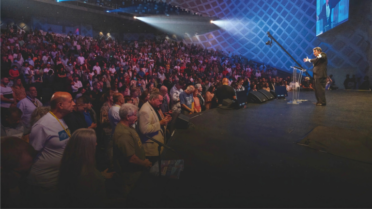 Dr. Michael Youssef inviting thousands to receive Jesus Christ as Lord & Savior